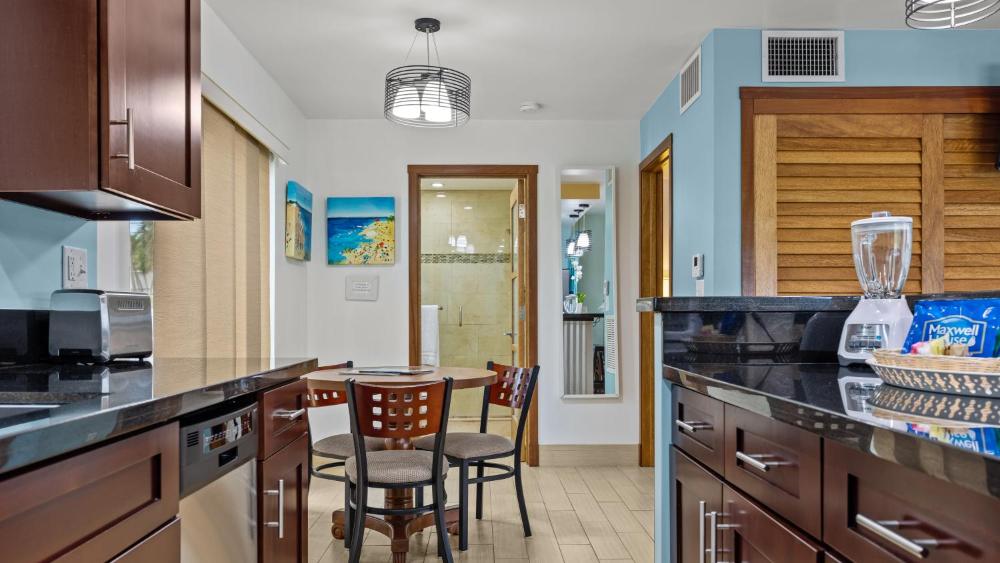 One-Bedroom Apartment with Intercostal View interior